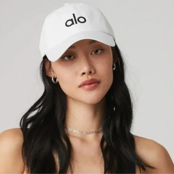 ALO Yoga White Cap - Picture 2 of 8